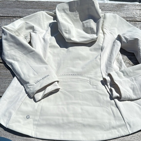 Lululemon Womens Cross Chill Performance Jacket Coat bone size XL NWT - Picture 9 of 11
